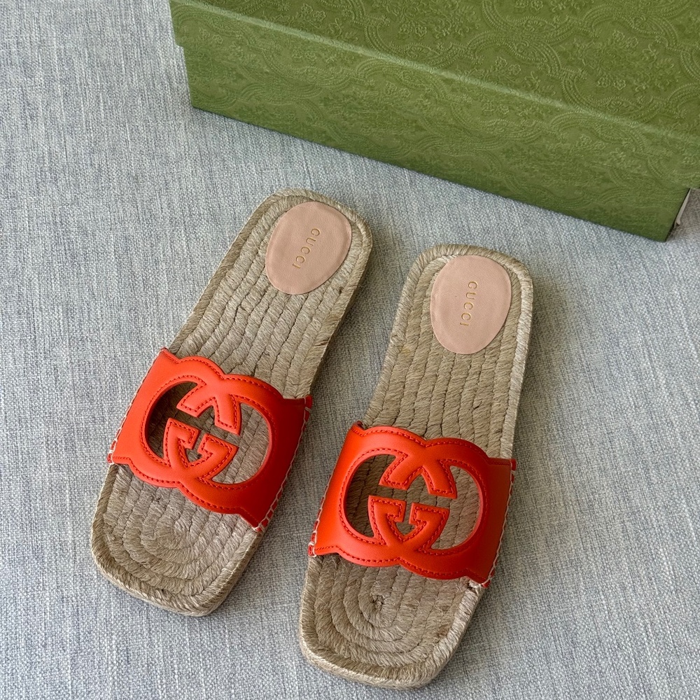 NIB Gucci Women's Interlocking G cut out slide sandals